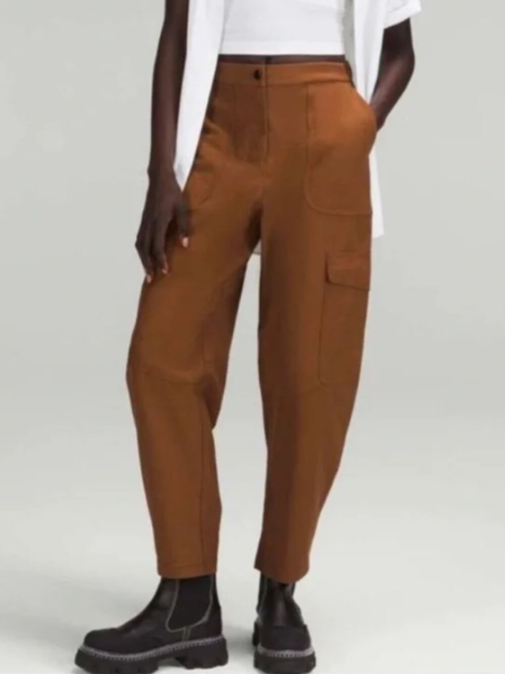 LULULEMON Light Utilitech Cargo Pocket High-Rise Pant in Roasted Brown, Size 26